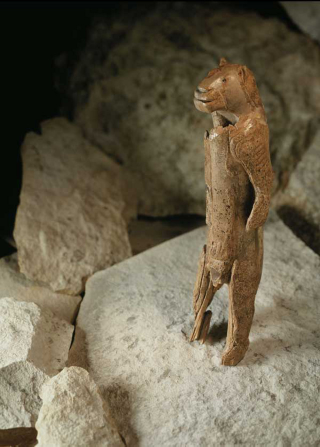 Illustration for article titled A 40,000 year-old sculpture made entirely from mammoth ivory